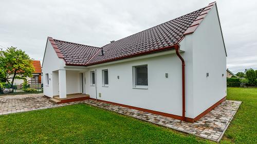 33703 <strong>Haus am Balaton</strong> wenige hundert Meter vom Strandbad mit exklusivem Ausbau und ruhiger Lage